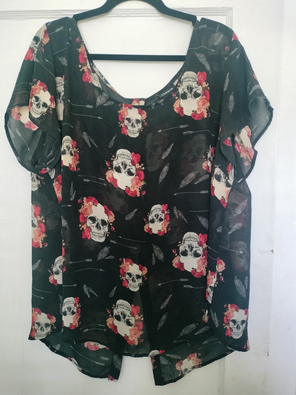 Torrid 2 Sheer Black Floral Roses Skulls Georgette Top Plus Size 2X Blouse Shirt